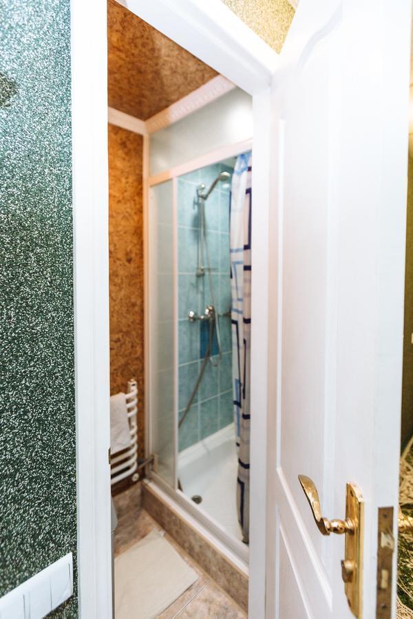 Apartments On Teatralna 26 Lviv Ngoại thất bức ảnh
